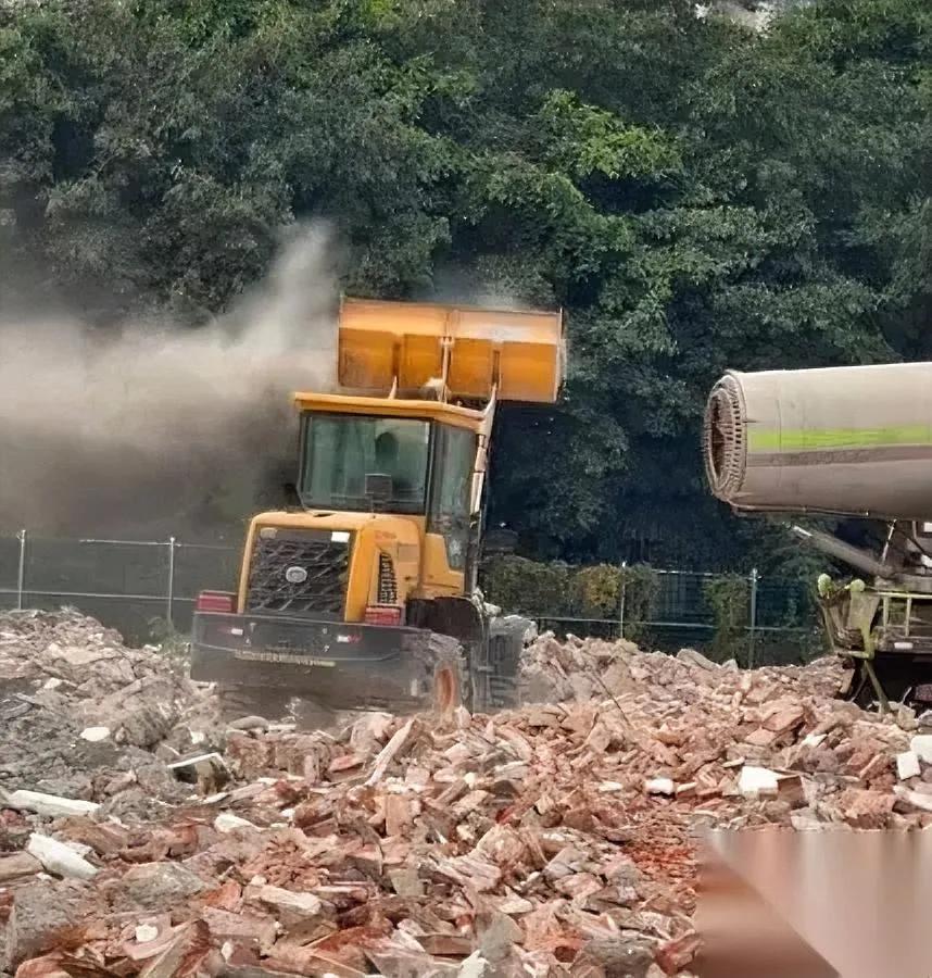 广州拆迁扬尘这事，反转了？不是故意“以尘逼迁”，是雾炮机没加水？网传视频