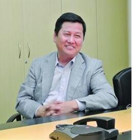 中国著名足球经纪人李誉鸿在谈到国足归化时是这么说的，如果现在把年满18岁的巴西球