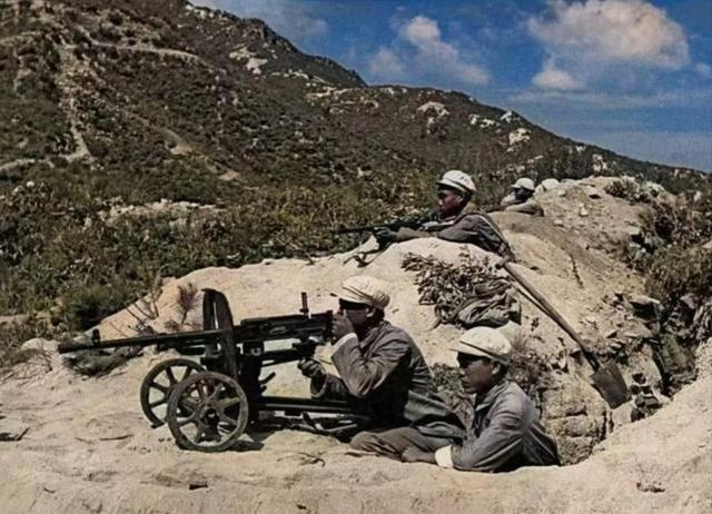 在我军进入朝鲜前，老美情报人员认为我军战斗力还不如朝鲜军，麦克阿瑟也被这情报给坑