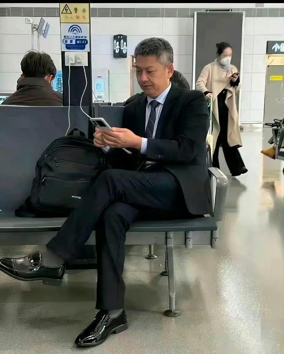 不懂就问，这要是在体制内属于什么级别的？​​​​