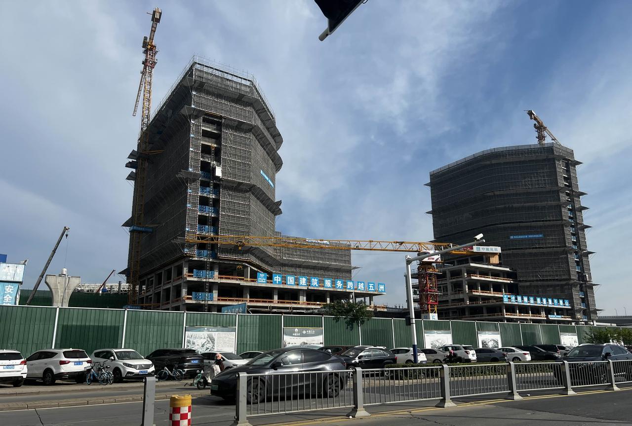 新合肥西站建设如火如荼，2025年年底确保通车，工人们都在加班加点的干！就是