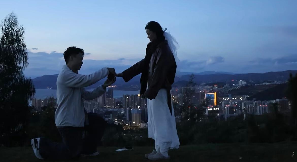 在公园山顶被男朋友求婚了​​​