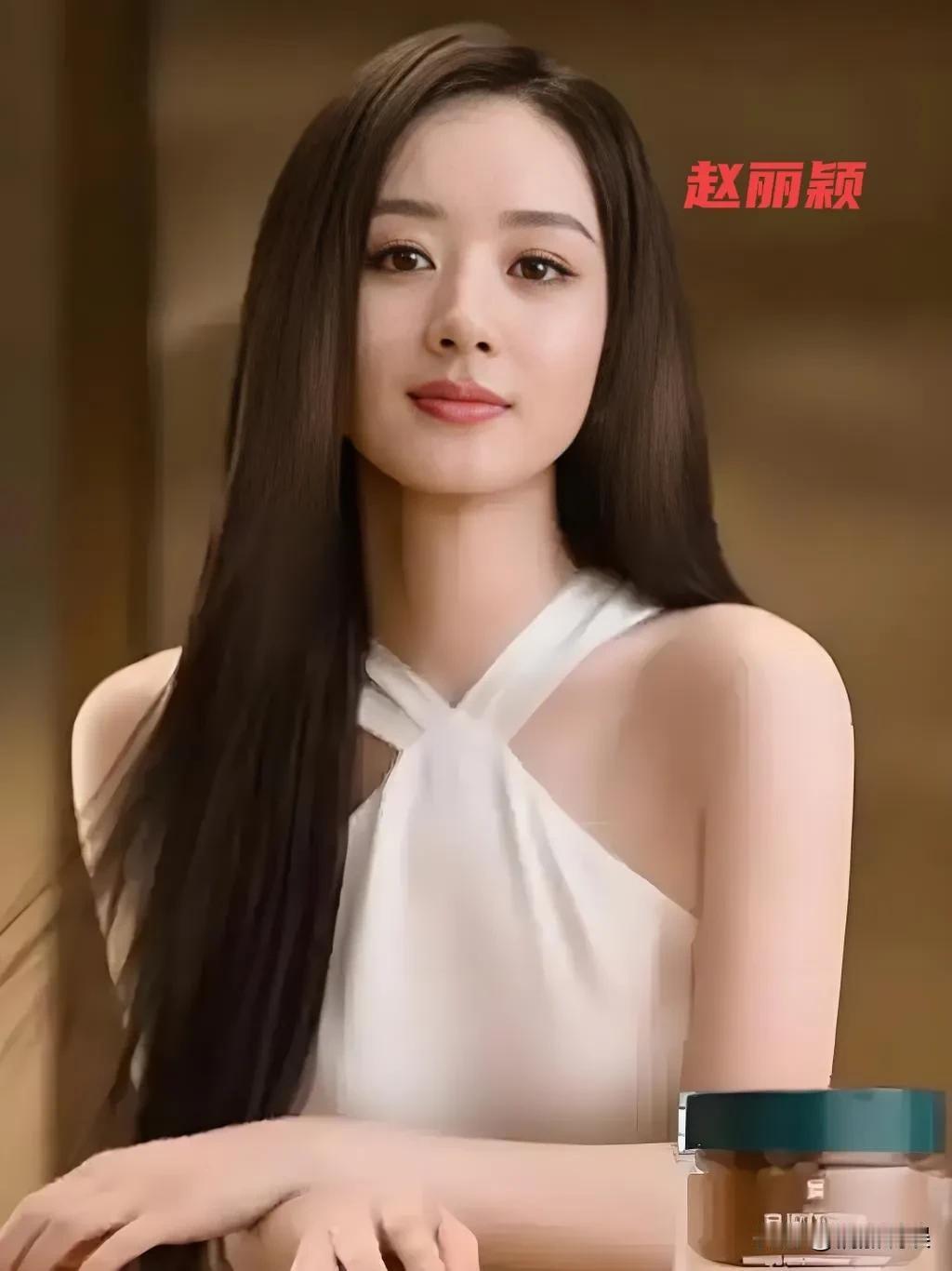 果然男人的眼光都是惊人的相似，这是菀菀类卿啊！冯绍峰与现任女友惊喜现身。这前后