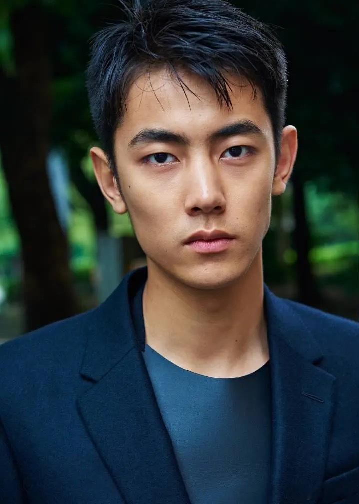 1.纪凌尘参加节目都没有任何条条框框了，哪怕节目组进行剧本式的玩梗都不...