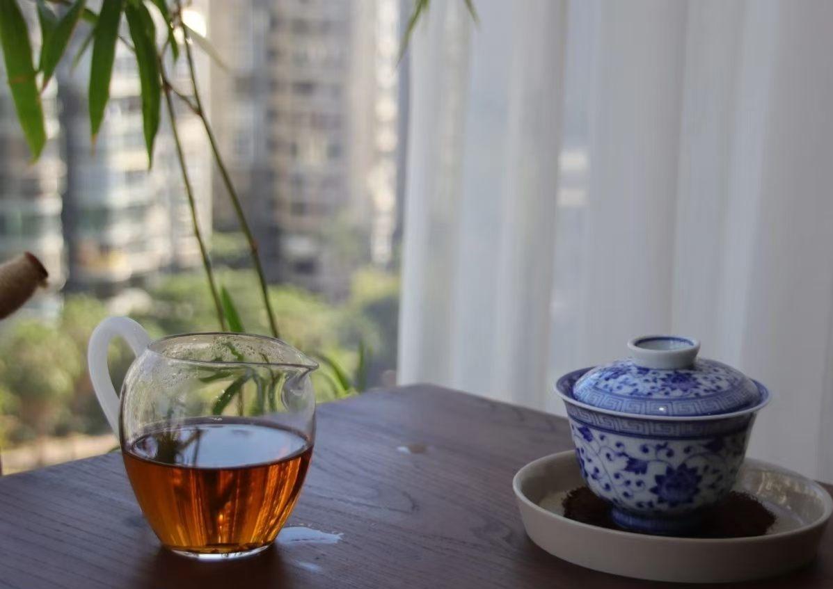 一位性学专家说：​​“做老婆的，别管男人跟谁睡，他出去了，不在你身边，你管他干什