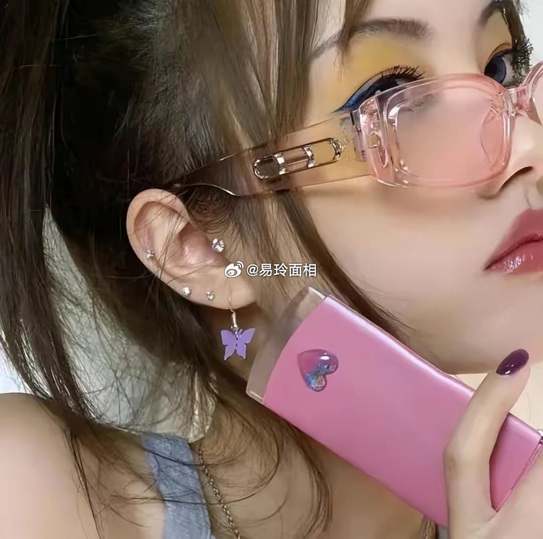处女座爱憎分明，敢爱敢恨，是一个感情很丰富的星座女。