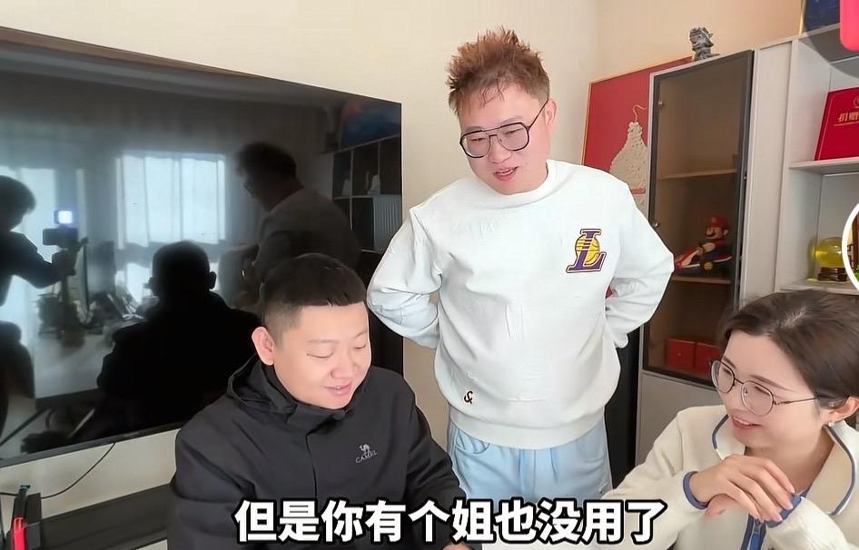 别再听那些忽悠你“辞职做网红”的毒鸡汤了，现在的圈子太残酷：头部1%的大V吃肉吃