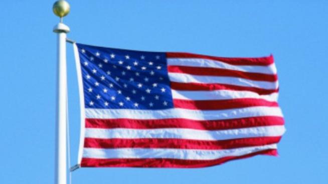 特朗普的死对头南希·佩洛西出来回应了！在枪击事件发生之后，佩洛西发表声明称，在这