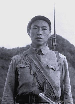 上甘岭的“山豹狙击手”：装死躲过美军刺刀，32天毙敌203名的山野英雄19