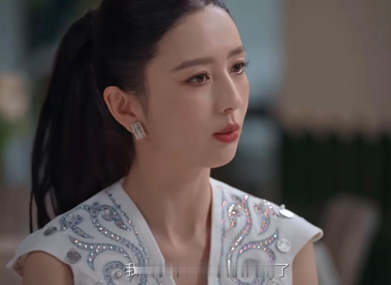 佟丽娅：“我儿子不知道我们离婚了，现在也不知道，他上网他不看八卦，小男孩上网就是