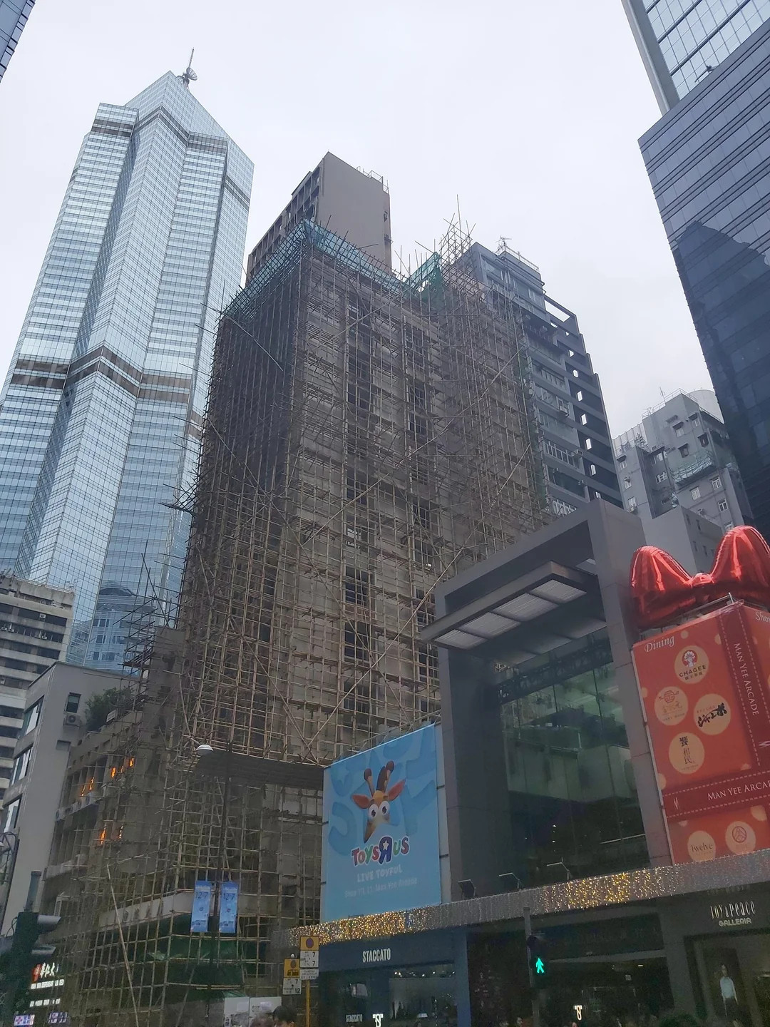 香港把防护网都拆了