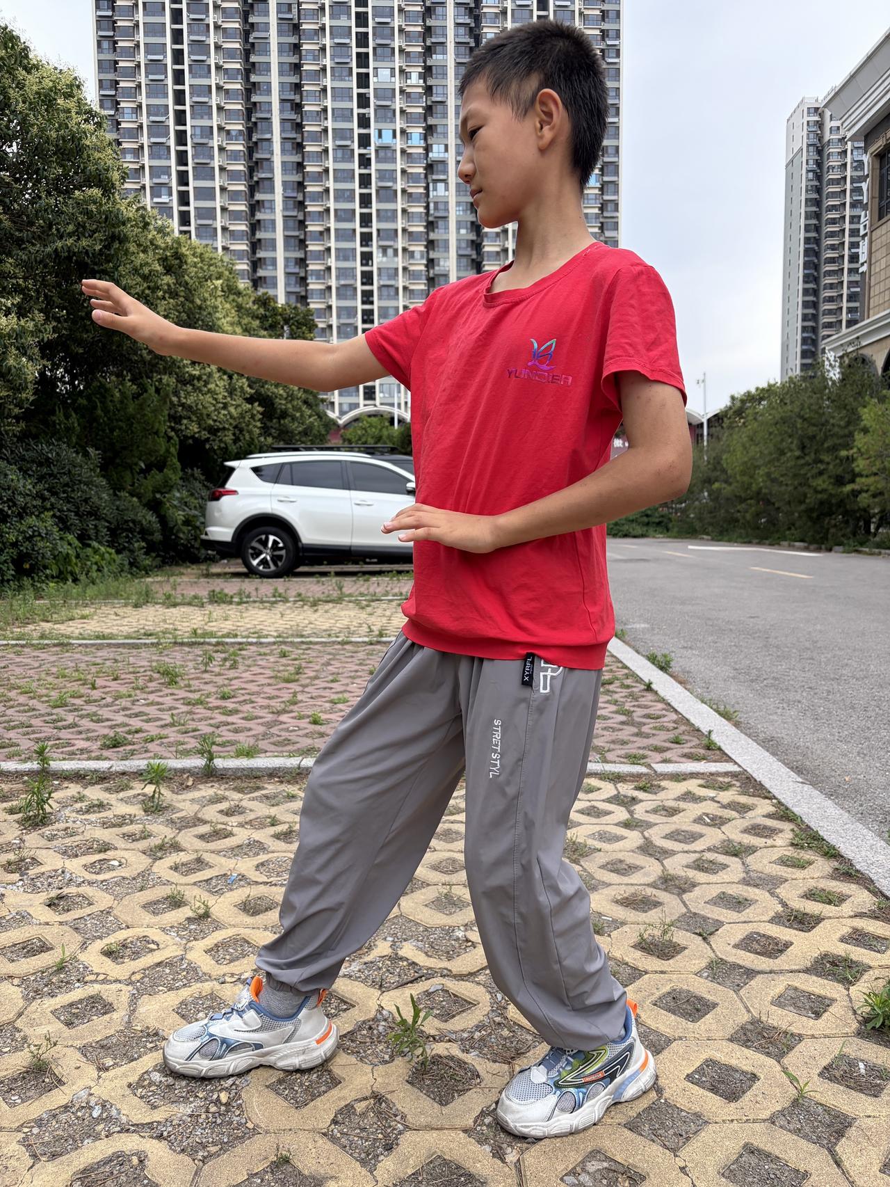 周末孩子们来练功。