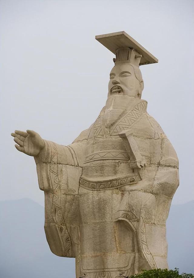 这就是秦始皇为什么被称为千古一帝的原因！说实话，这四个字不是一开始就有的。一