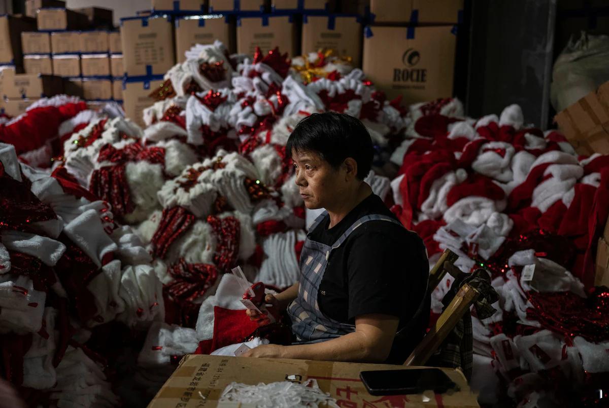 【中国出口逆势增长，借东南亚绕道避关税，特朗普高关税贸易战失效】据《华盛顿邮报》
