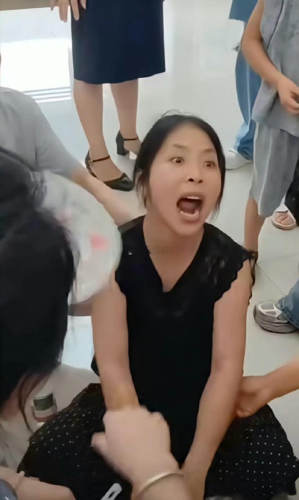 被霸凌母亲的呐喊。江油霸凌​​​