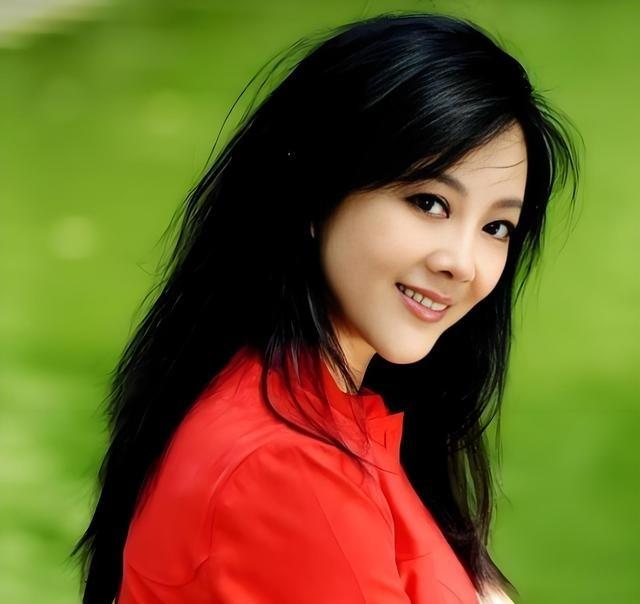 梁丽说：我年轻的时候那是真漂亮，《水浒传》剧组招人时我想演潘金莲，可张纪中不同意