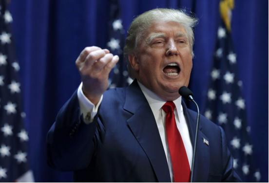 特朗普北京时间周五凌晨发帖，使用激烈语言抨击伊朗领导人，称他们是“精神错乱的混