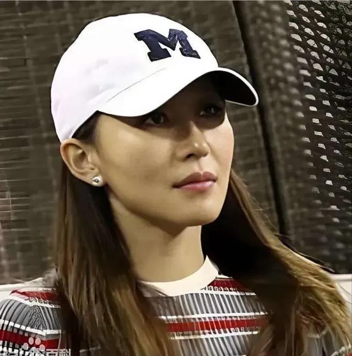 第二个邓文迪？朱乔琳是甲骨文公司创始人埃里森的妻子。朱乔琳是90后，埃里森是40