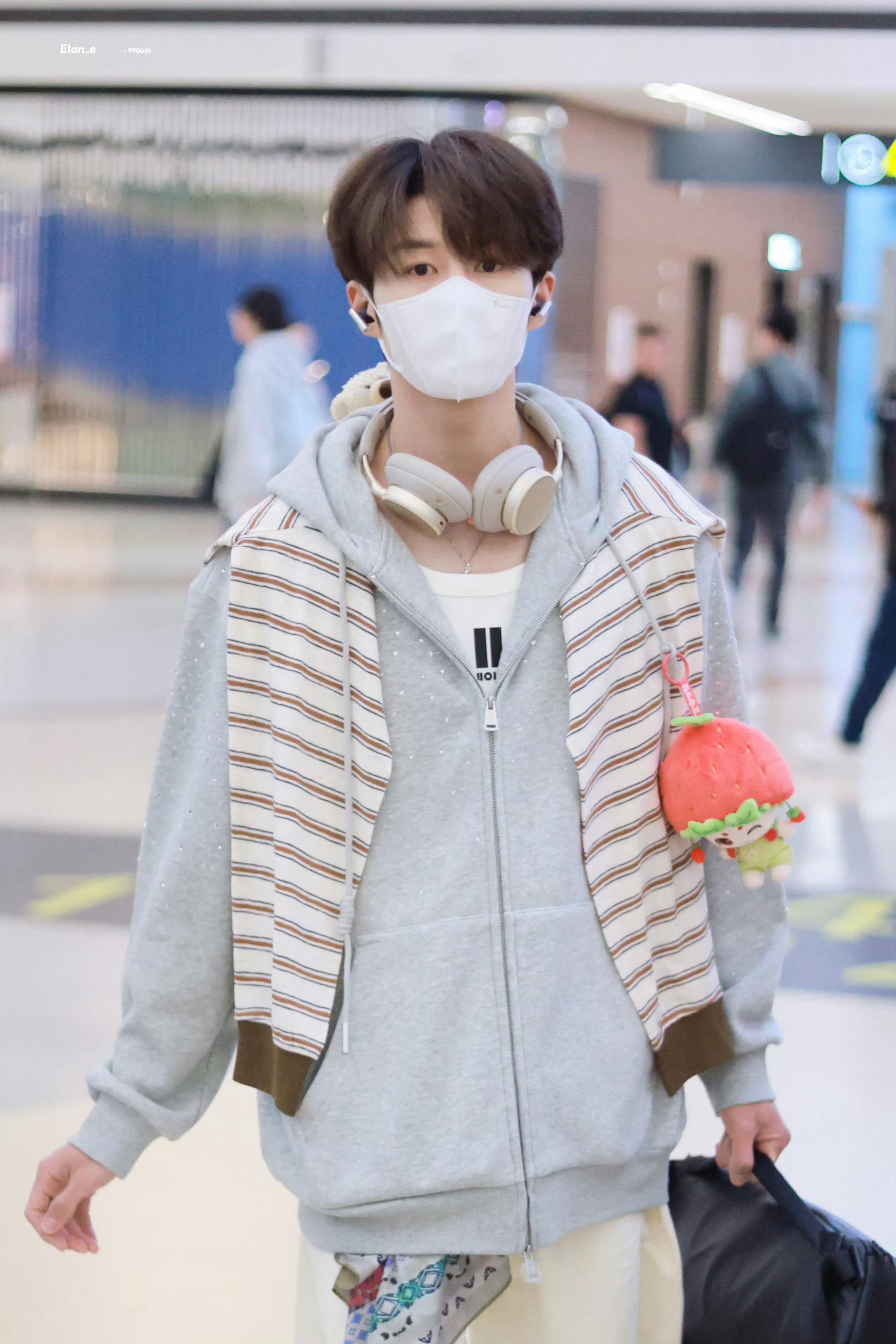 卓沅💜卓沅的沅气日常这小孩的小心思可可爱了“我要把我可爱的女鹅放到最醒目