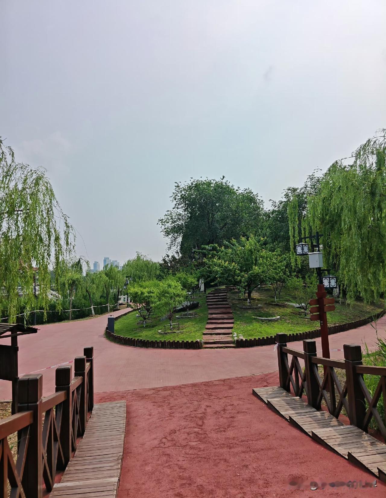 没必要跟联合早报较劲。你这边较了半天劲，除了给他联合早报赚流量，啥实质性作用