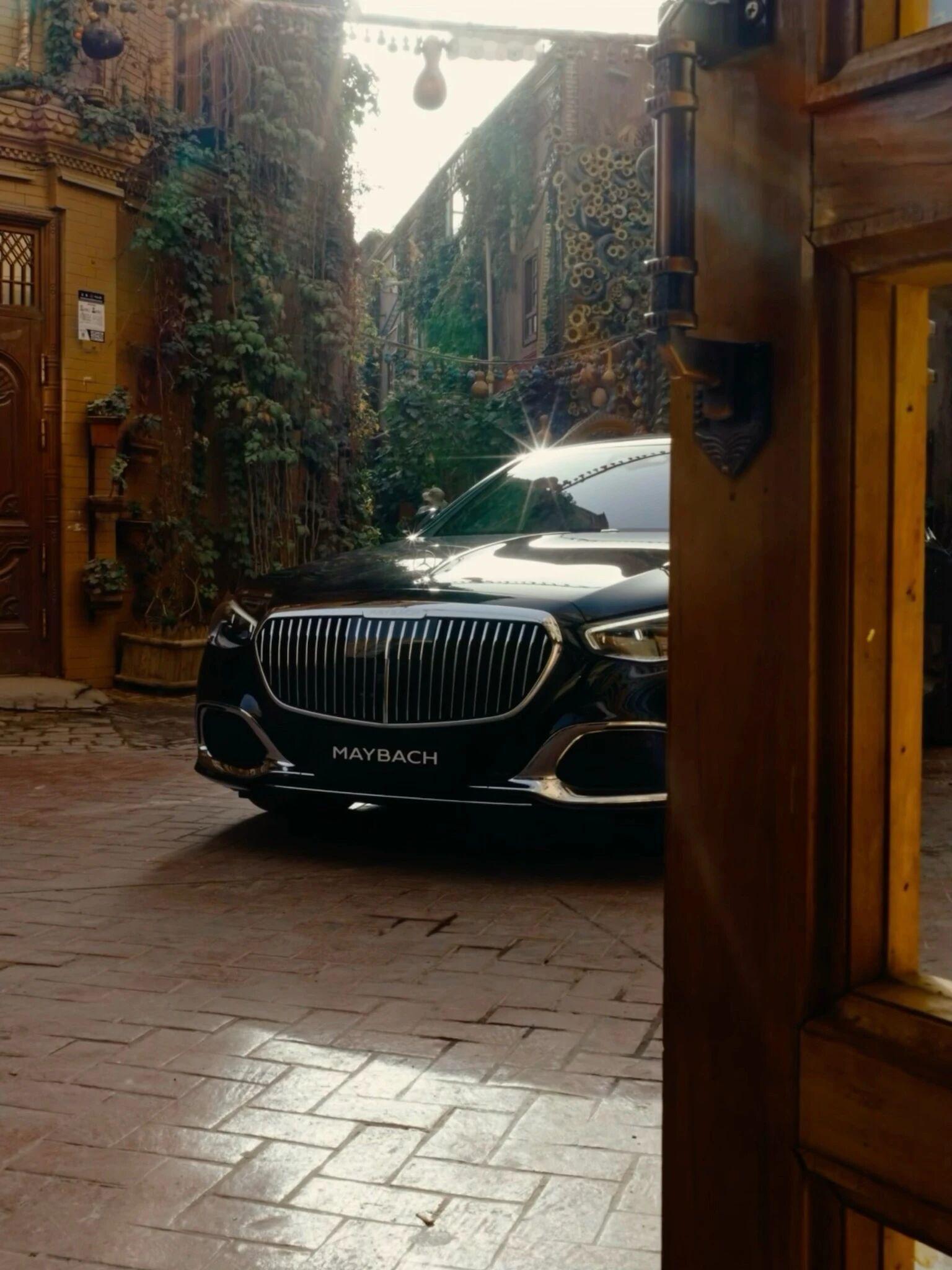 【开车必记的9个要点，关键时刻能避险】1.不与其他车辆长时间并排行驶：无论大