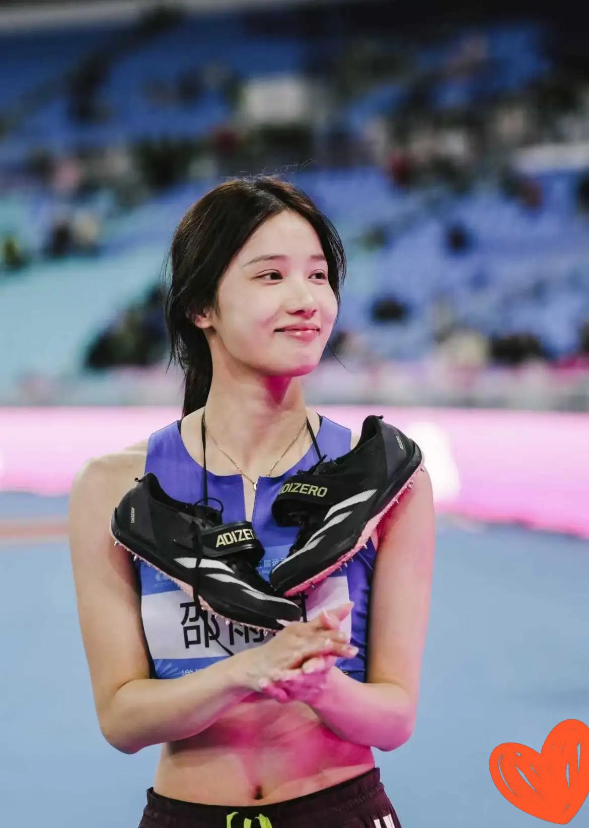 邵雨琪别把路走太绝！明明靠跳高实力就能稳坐顶流，偏偏颜值、学历双开挂卷疯全