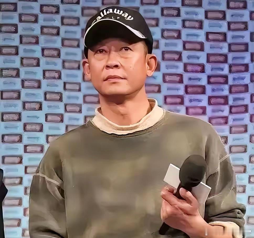 王志文有一句台词：“老鼠偷了人类的大米，人们说它狡猾；人类偷了蜜蜂的蜂蜜，却说它