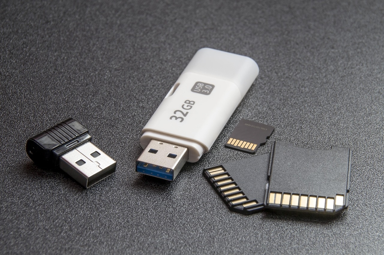 深圳华强北DDR516G内存条去年200多元，现在最低1400元，部分双条套装