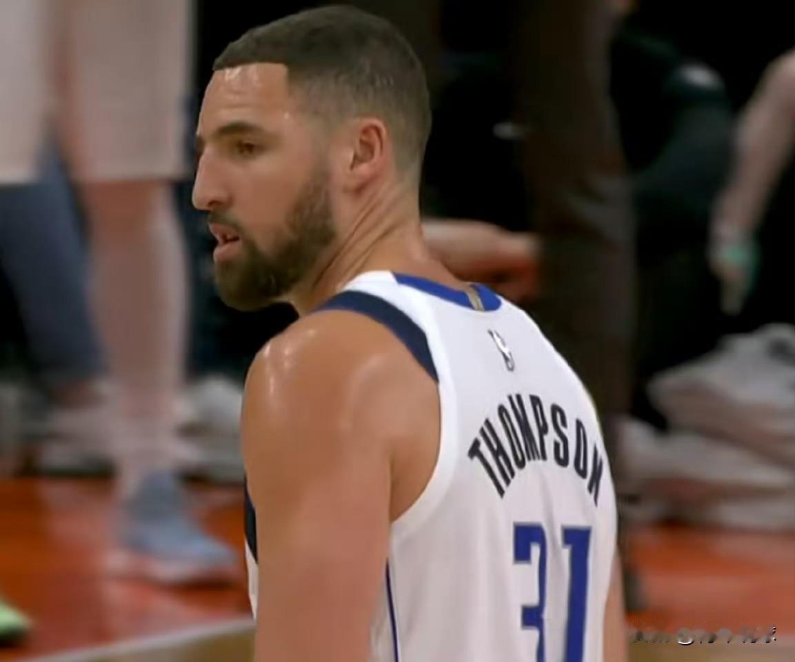 从哪冒出来的汤普森！今天，独行侠队以114-110力克快船队，结束了自己三连