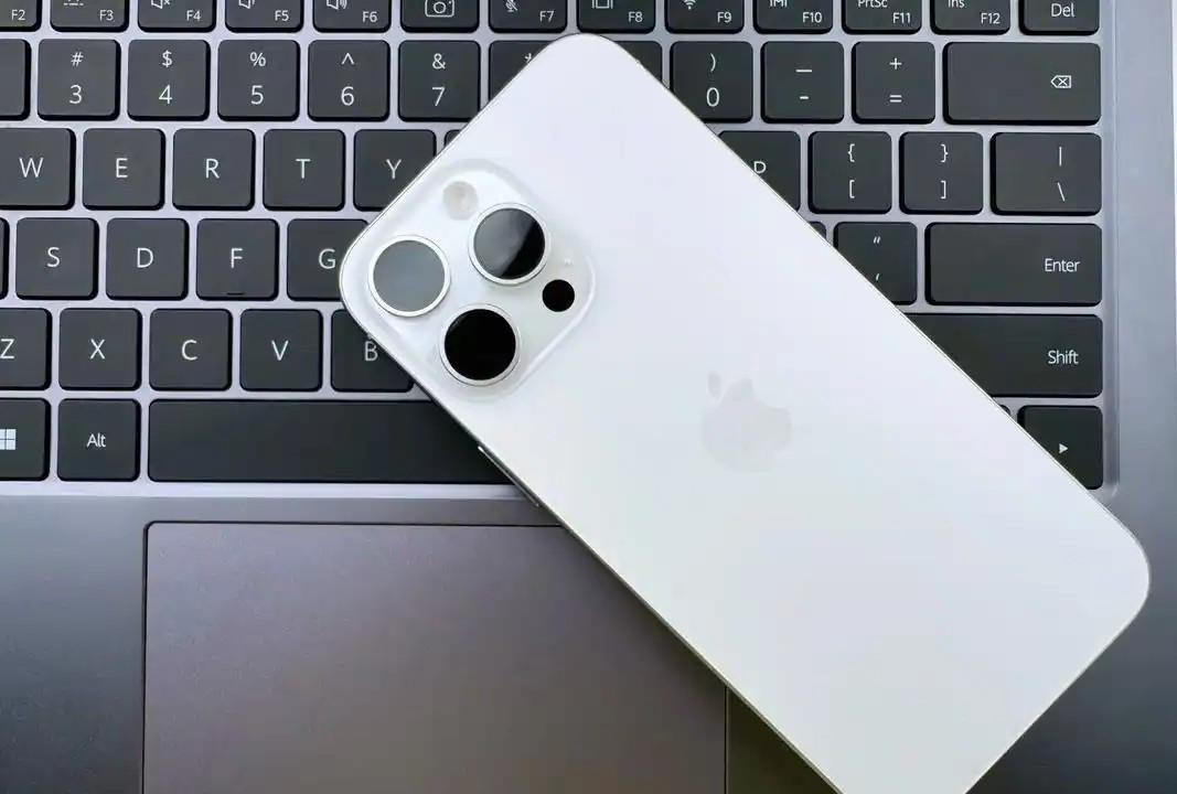 刚看到一则数据，iPhone16ProMax在国内激活用户数量突破1000万
