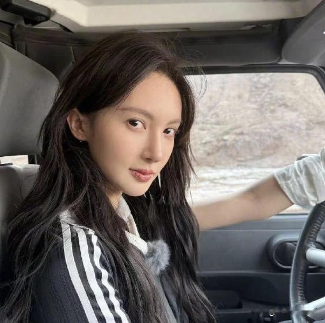 金晨的事情告诉所有人一个道理那就是人不能太贪心明明知道是怎么回事，一点也不