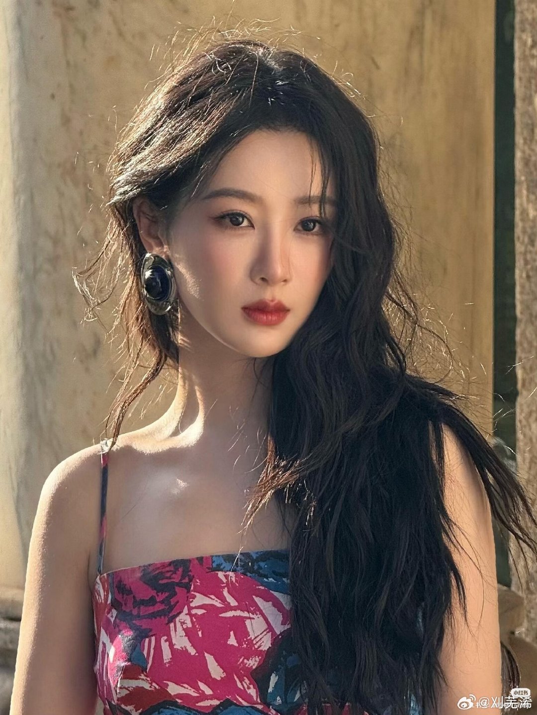 #杨紫#我抛了个硬币闭眼许愿反正都会幸福于是硬币立住了是稳稳的幸福​
