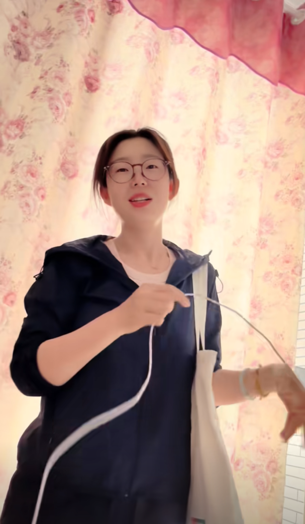 那种不是很漂亮，但却是非常有魅力的女人。