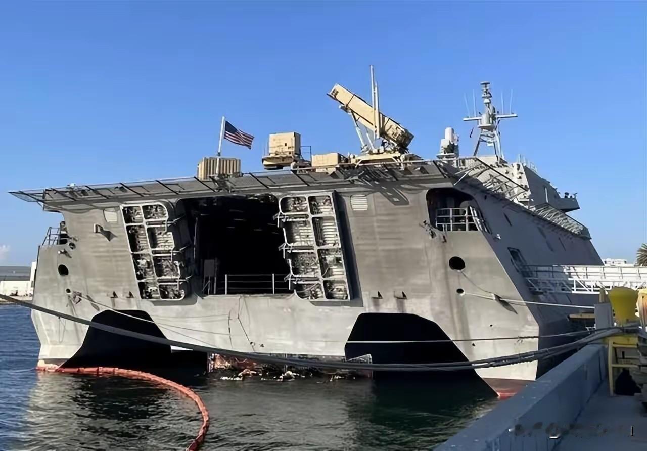 美国海军2025年8月在独立级蒙哥马利号濒海战斗舰甲板测试陆基爱国者导弹发射器，