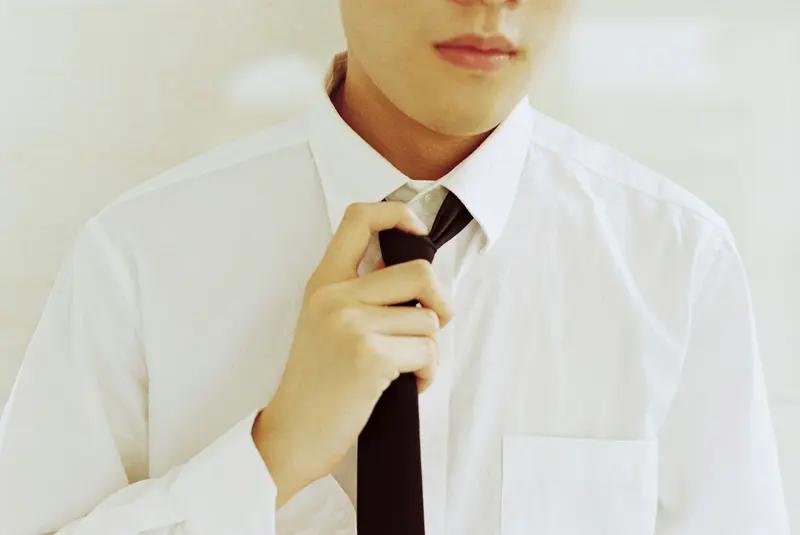 家人们，最近“考公姐”的视频可太火了！一女的跟男友谈了三年多恋爱，男方想结婚，她