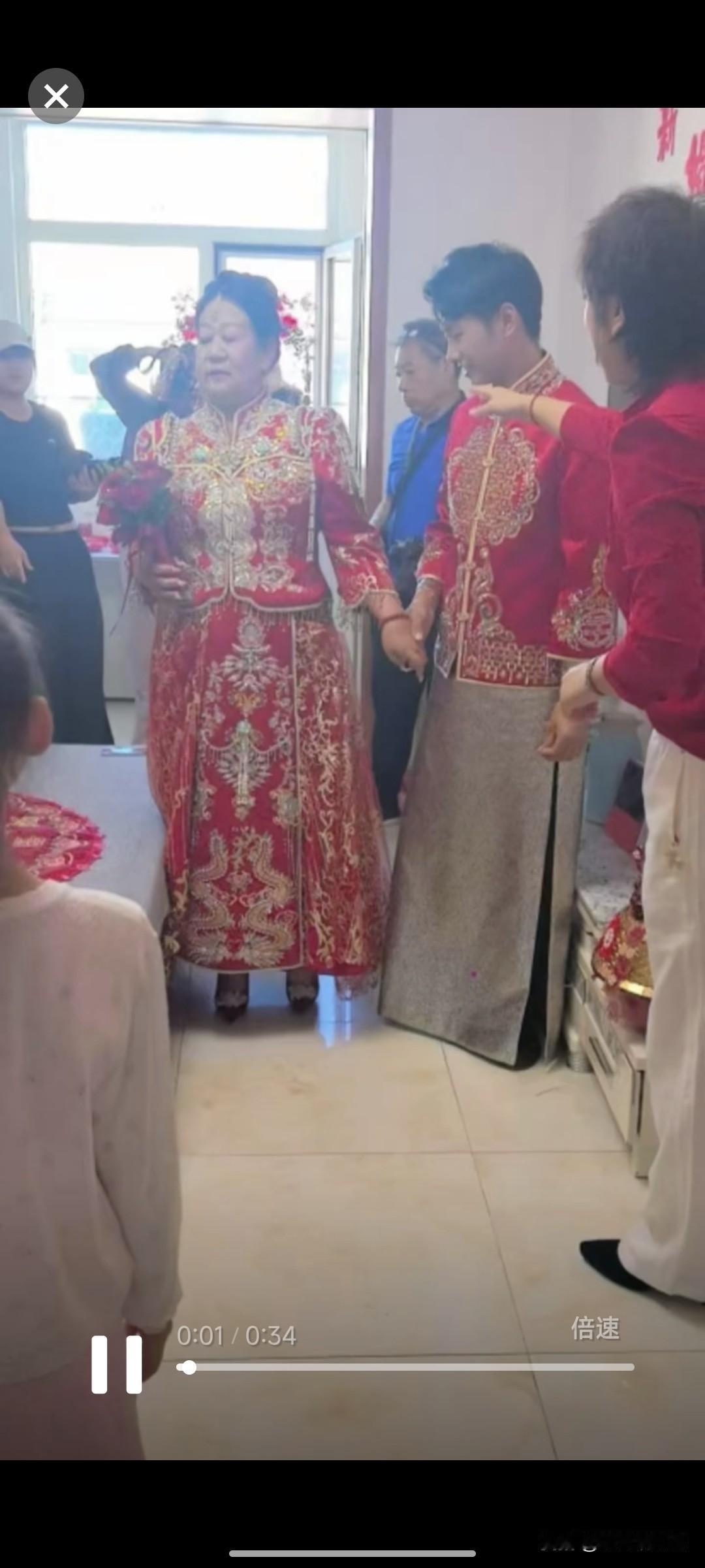 谁能告诉我他俩差了多少岁？[捂脸哭]