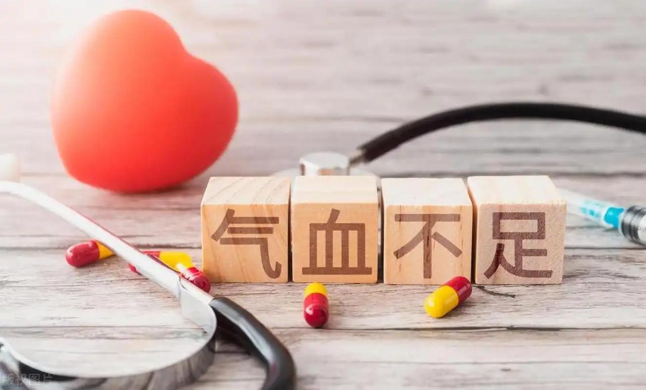 有些人天天嚷嚷着“我这人气血不足、阳虚阴亏”，补了半年的汤汤水水，感觉还是“虚得