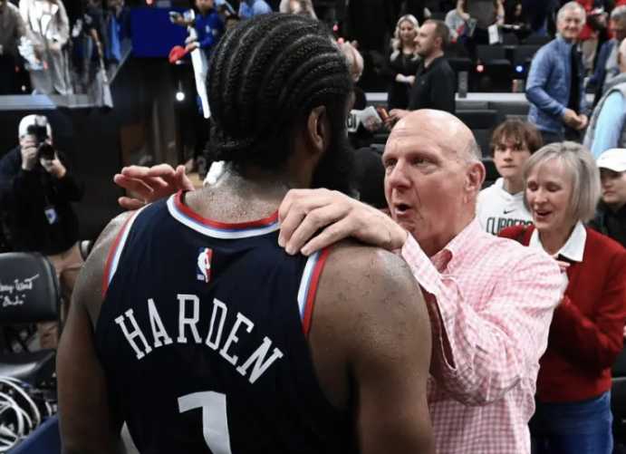 快船球队内部的紧张局势正在加剧。联盟内外——甚至快船队内部——的人都承认内部压力