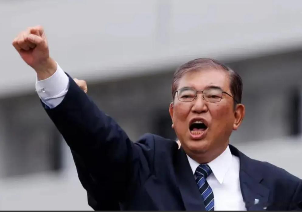 日本这一刀捅得可真够狠！中美贸易战打得火热的时候，日本突然跟进制裁，断供了十多种