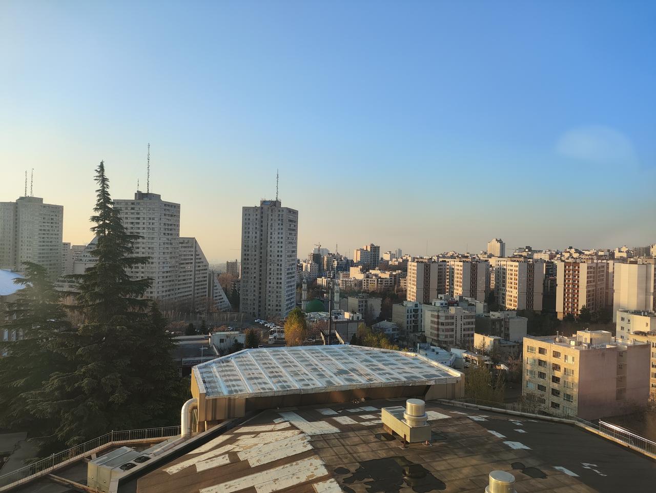 下面的图片是我2025年12月中旬，我去伊朗首都德黑兰拍的。当时是去参加中国和伊