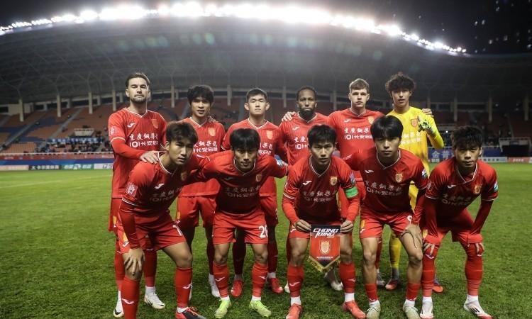 重庆铜梁龙刚刚冲超成功，莫非就有人想要“摘桃子”？据《足球》报报道，重庆铜梁龙的