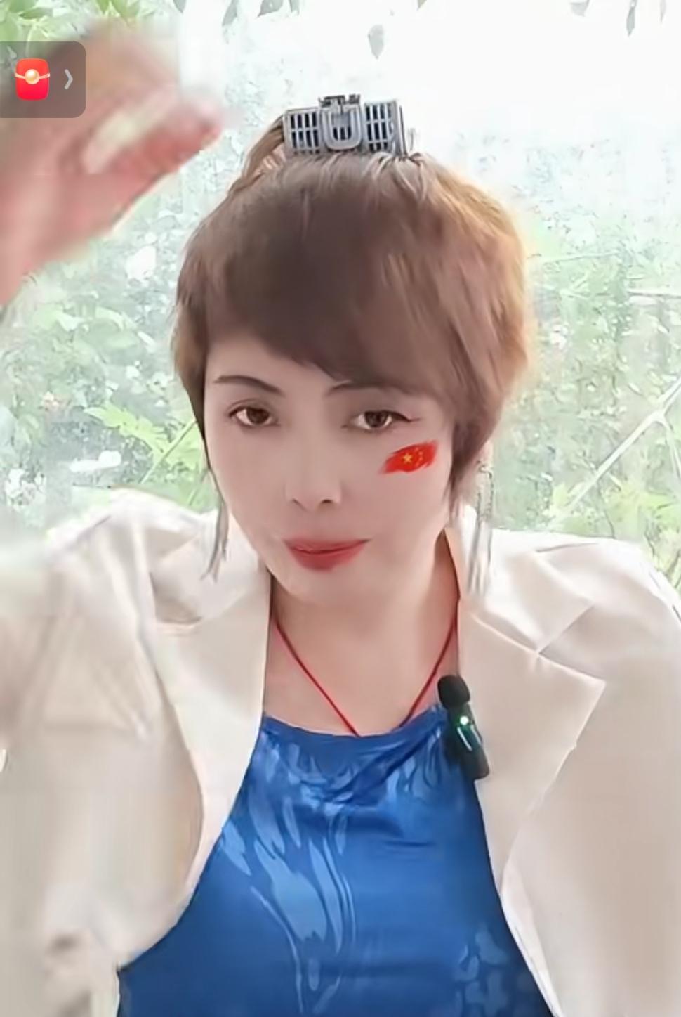 姐妹们！刚刚刷到一个妈妈的“催婚经典语录”，简直人间真实！这位妈妈对着女儿一顿输
