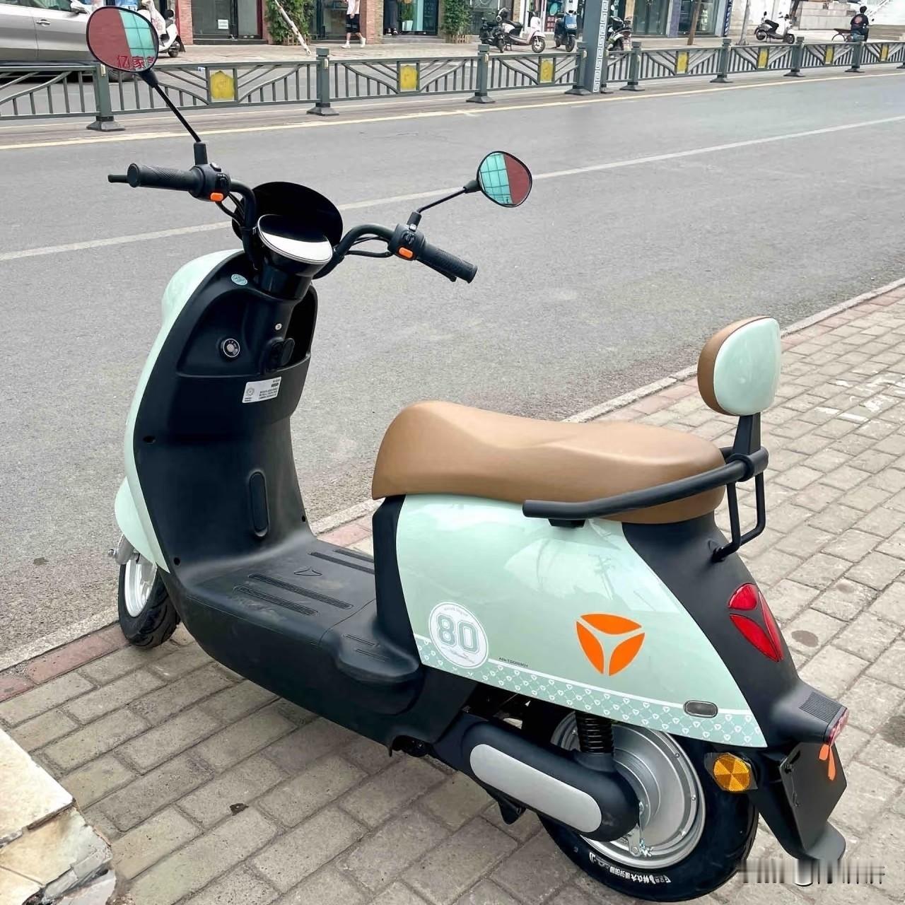 我是不是被坑了！！雅迪m10，电池是72v22A的，老板说这款为了走量，价格