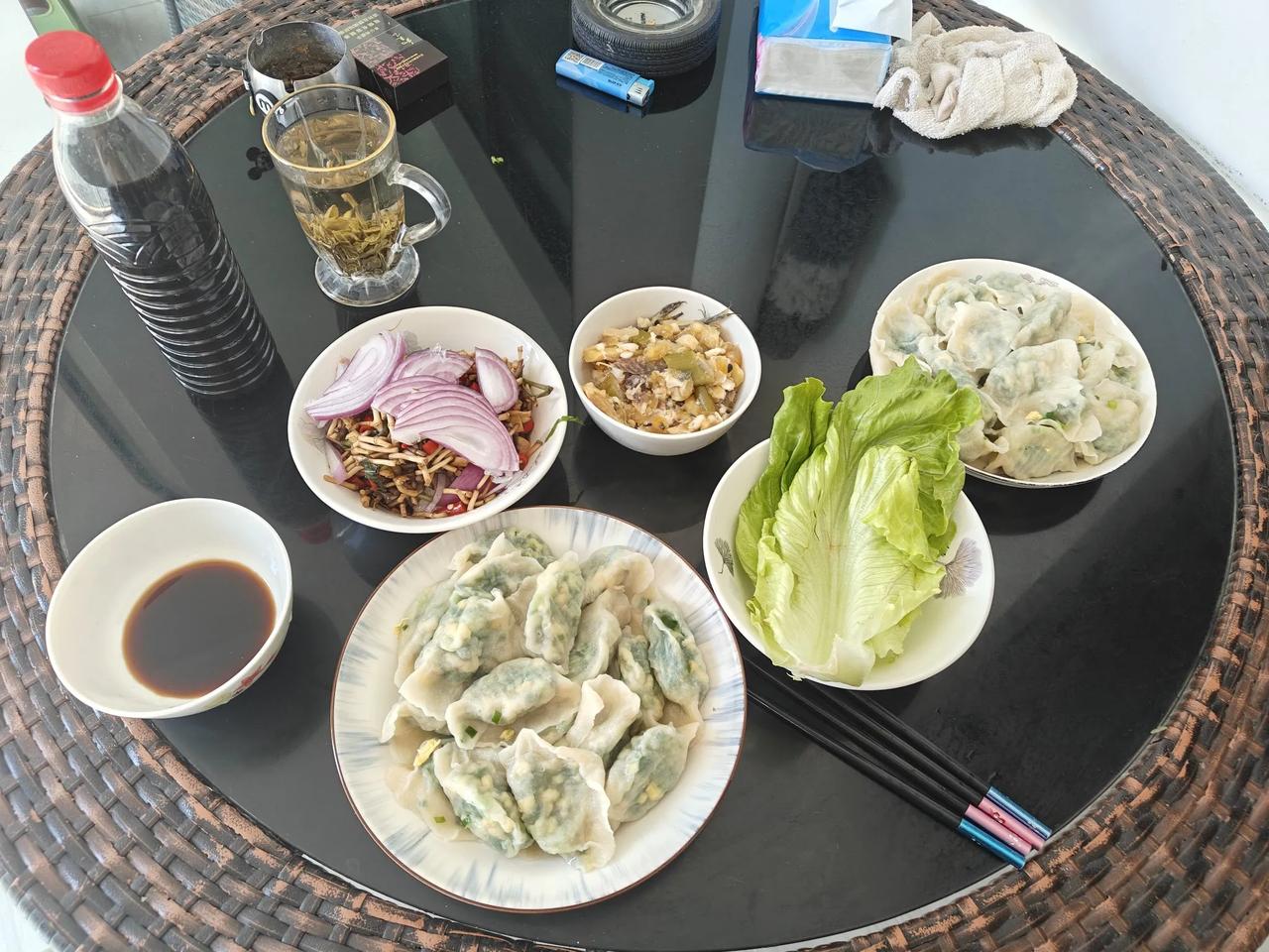 我这两天身体难受，没有下厨做饭。都是刘妈做的。刘妈口重，我是咸一点也不能吃。刘