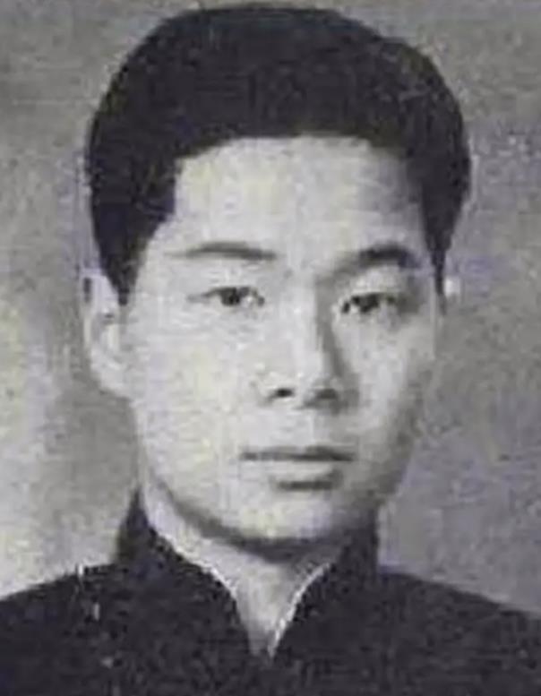 1972年5月，85岁的蒋介石见到一个晚辈，竟气得当天就在日记里写下“心神厌恶”
