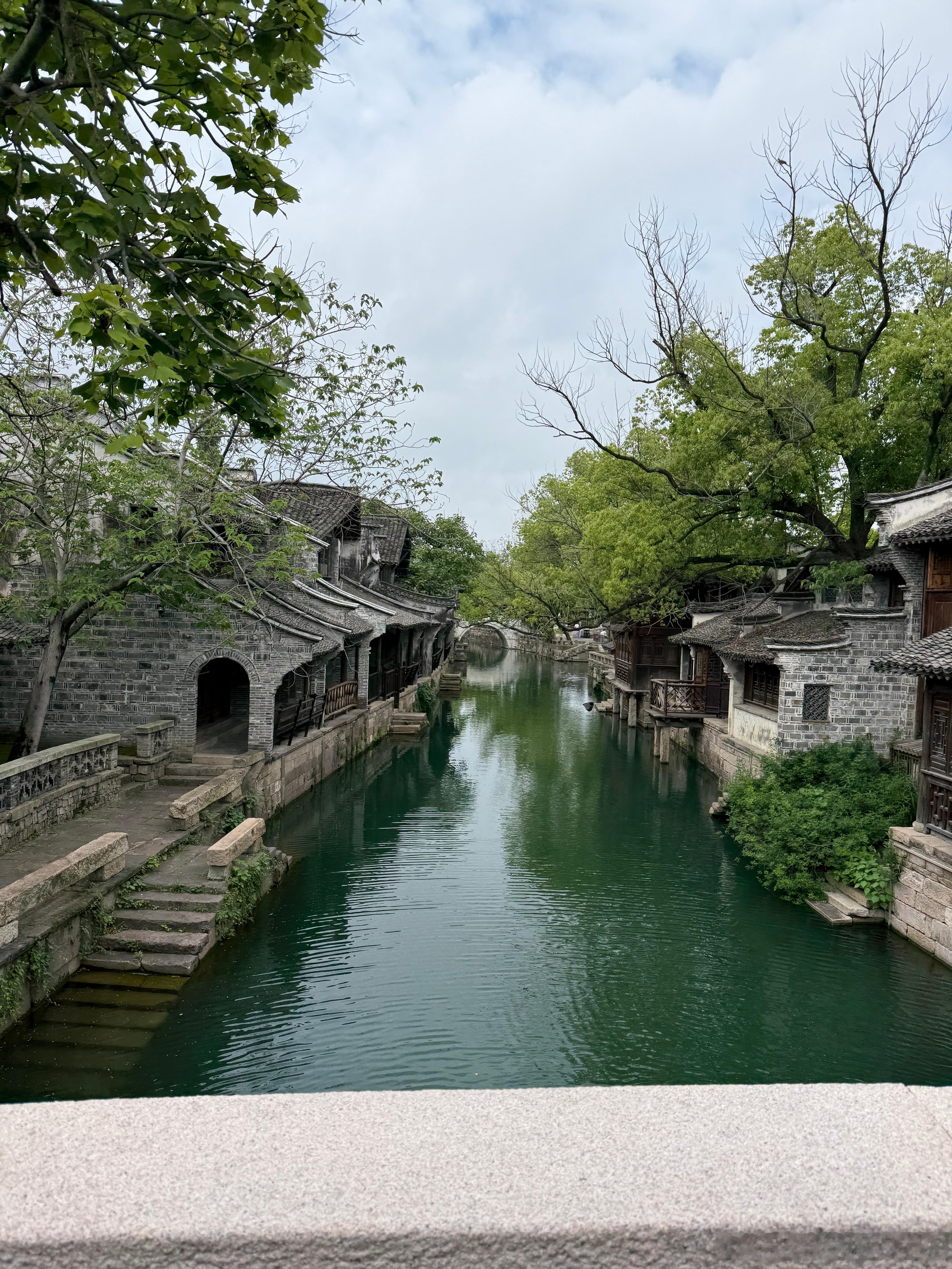 两天的工作完成啦一下子解说7场还是第一次哈哈天花板都从阳光灿烂变成乌漆嘛黑了下