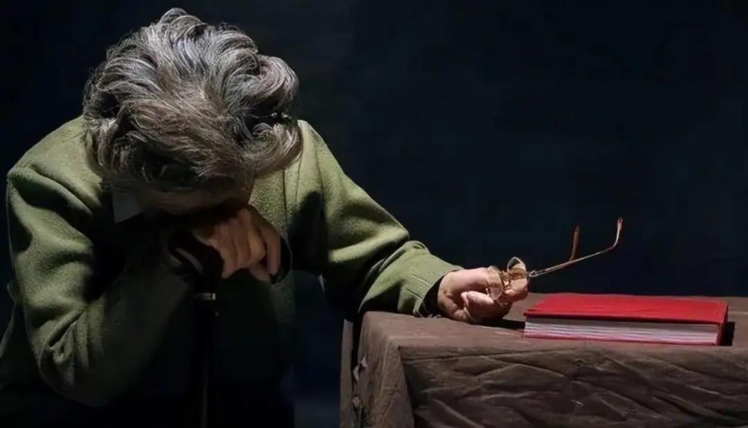 我和妻子分房睡已经20年了，去年，她做乳腺癌手术时，我去了外地团建，没有陪她，今