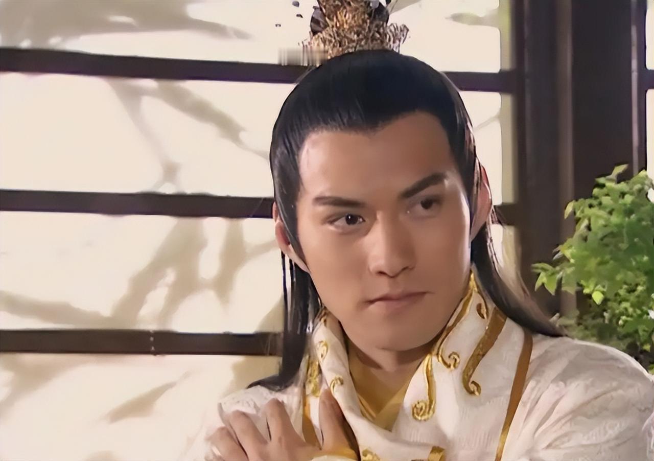 公元626年7月2日凌晨，大唐太子李建成骑马走向玄武门。他已经收到密报——弟弟李