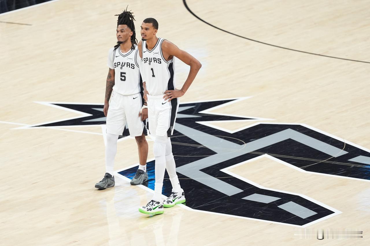 NBA西部决赛G6战以令人难以置信的方式结束：末节主场作战的马刺队保持着20分以