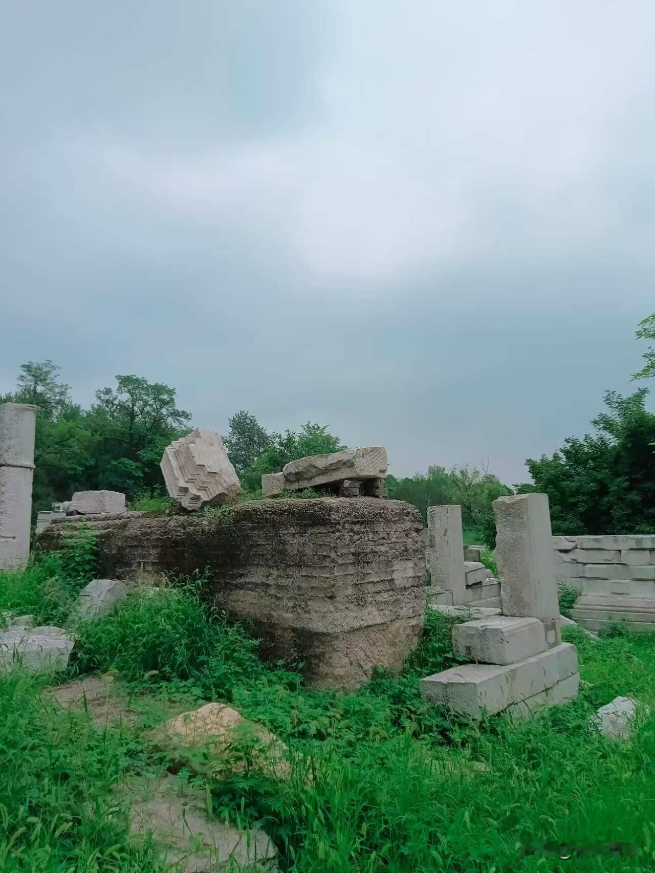 山水优美，加上贴心的服务去张家界游玩时，总能碰到大批韩国游客，场面挺让人意外的